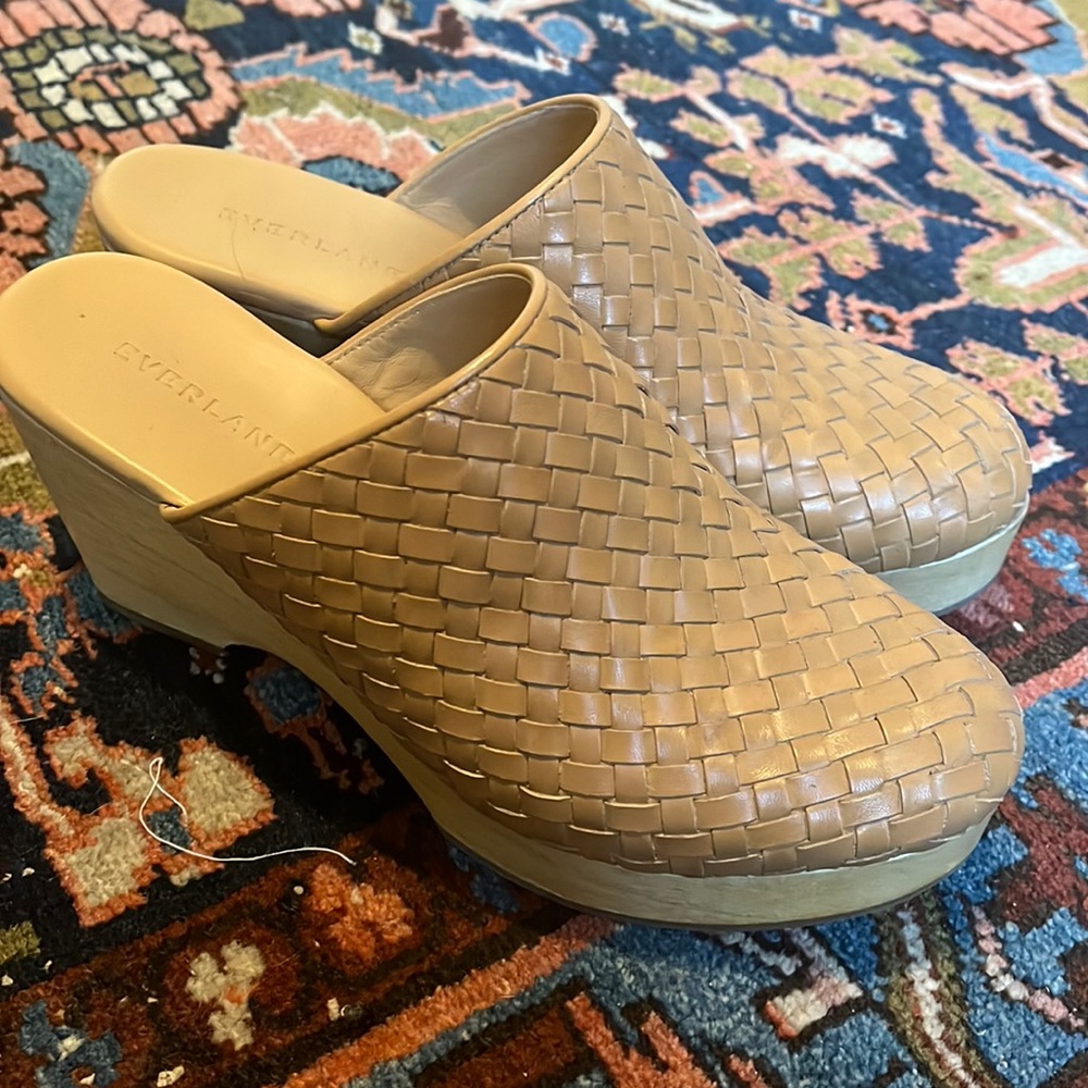 Everlane clogs